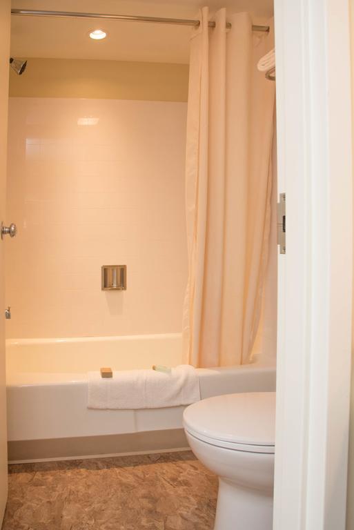 Colonnade Inn Lyndonville Ngoại thất bức ảnh