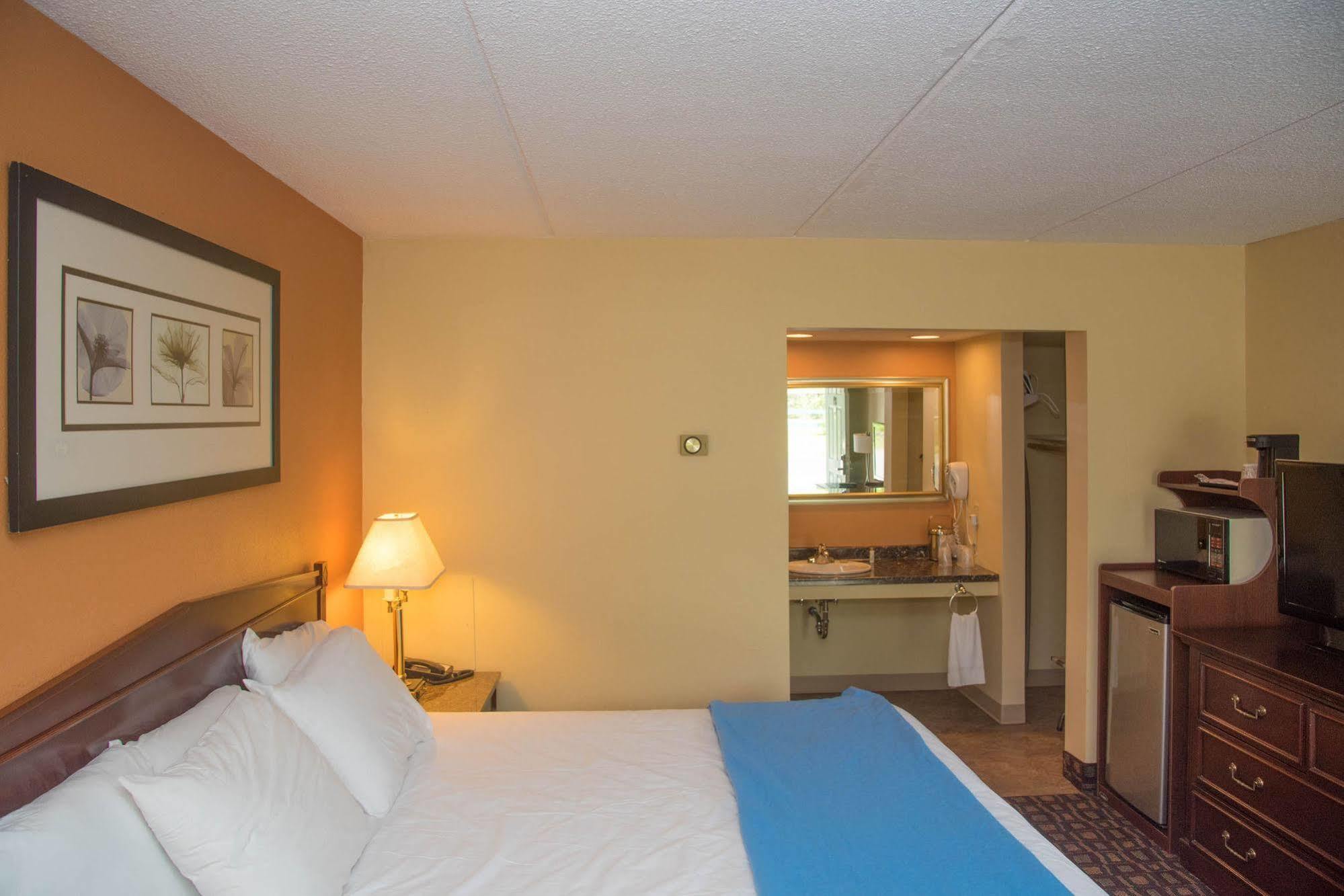 Colonnade Inn Lyndonville Ngoại thất bức ảnh